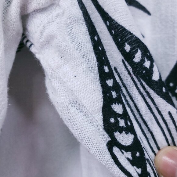 Step In Style Black & White Abstract Peacock Button-Down Hi-Low Tunic Dress PM - Picture 14 of 16